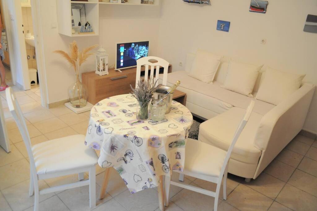 הוילה Banjol Little House Kucica מראה חיצוני תמונה