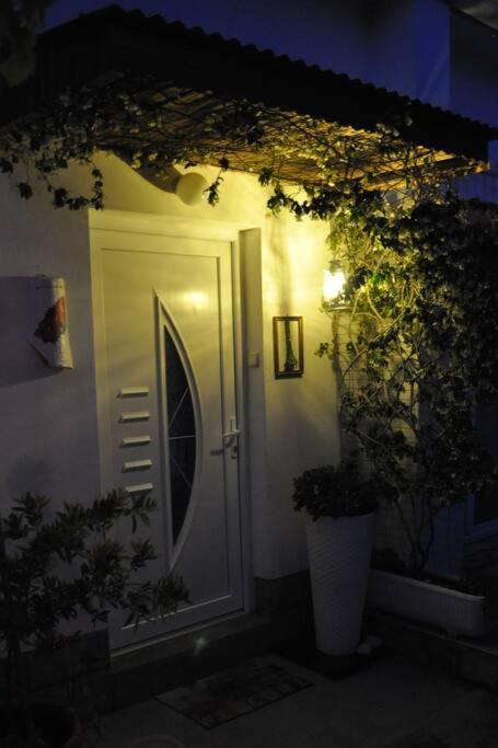 הוילה Banjol Little House Kucica מראה חיצוני תמונה
