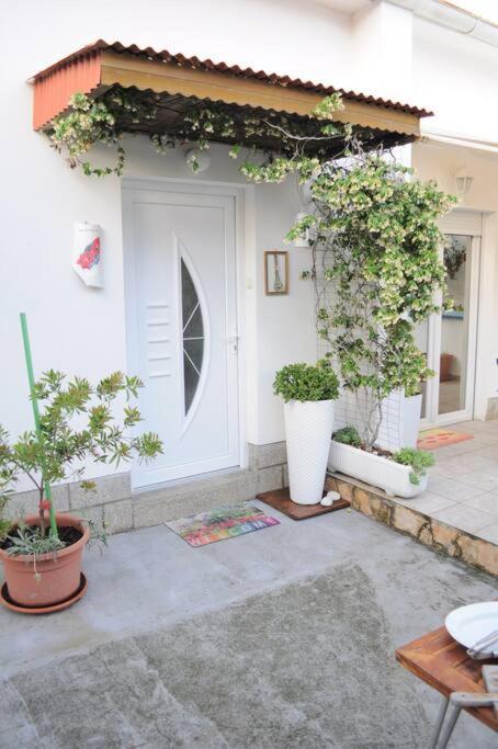 הוילה Banjol Little House Kucica מראה חיצוני תמונה
