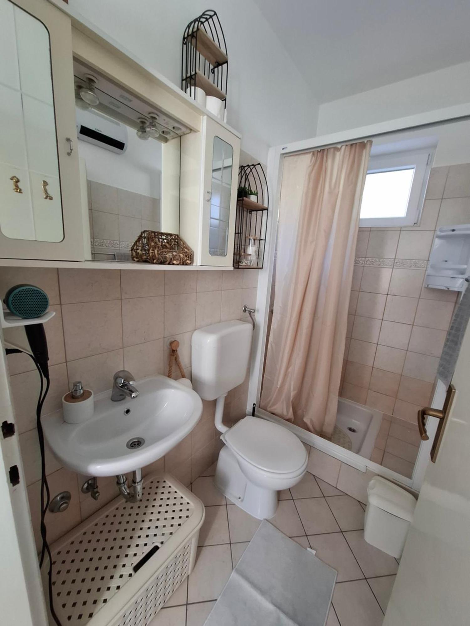 הוילה Banjol Little House Kucica מראה חיצוני תמונה